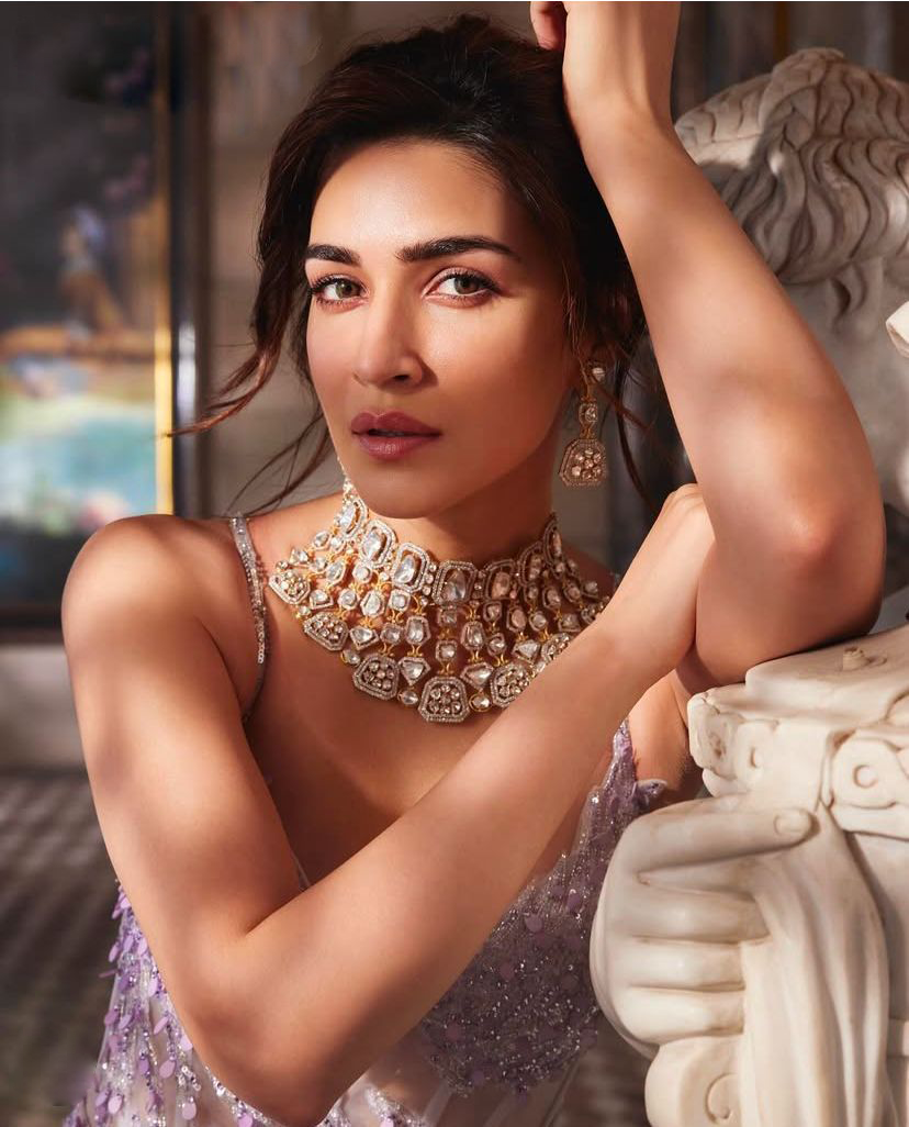 Kriti Sanon Inspired Heritage Kundan Necklace Set