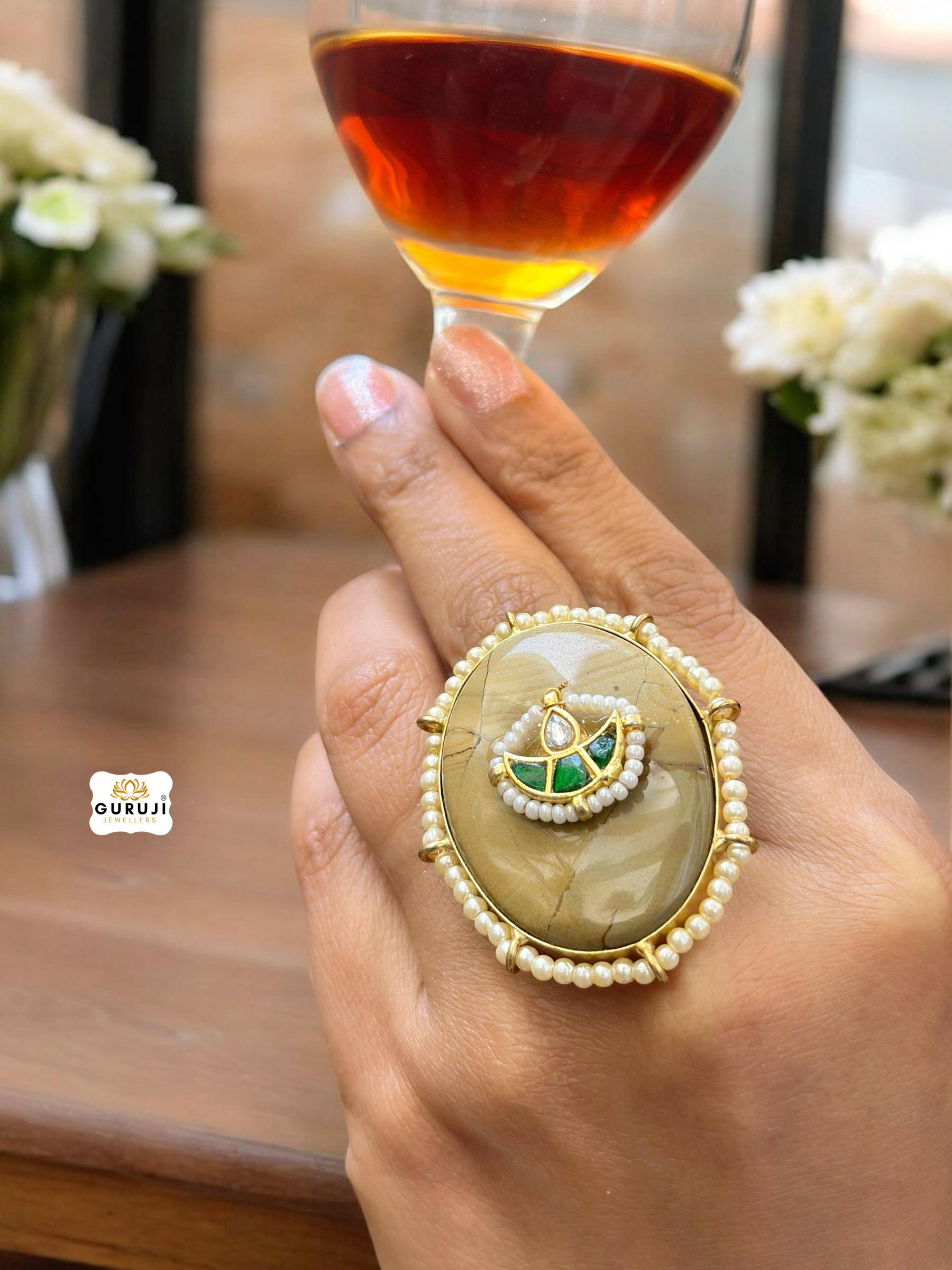 Elegant Oval Ring with Intricate Craftsmanship