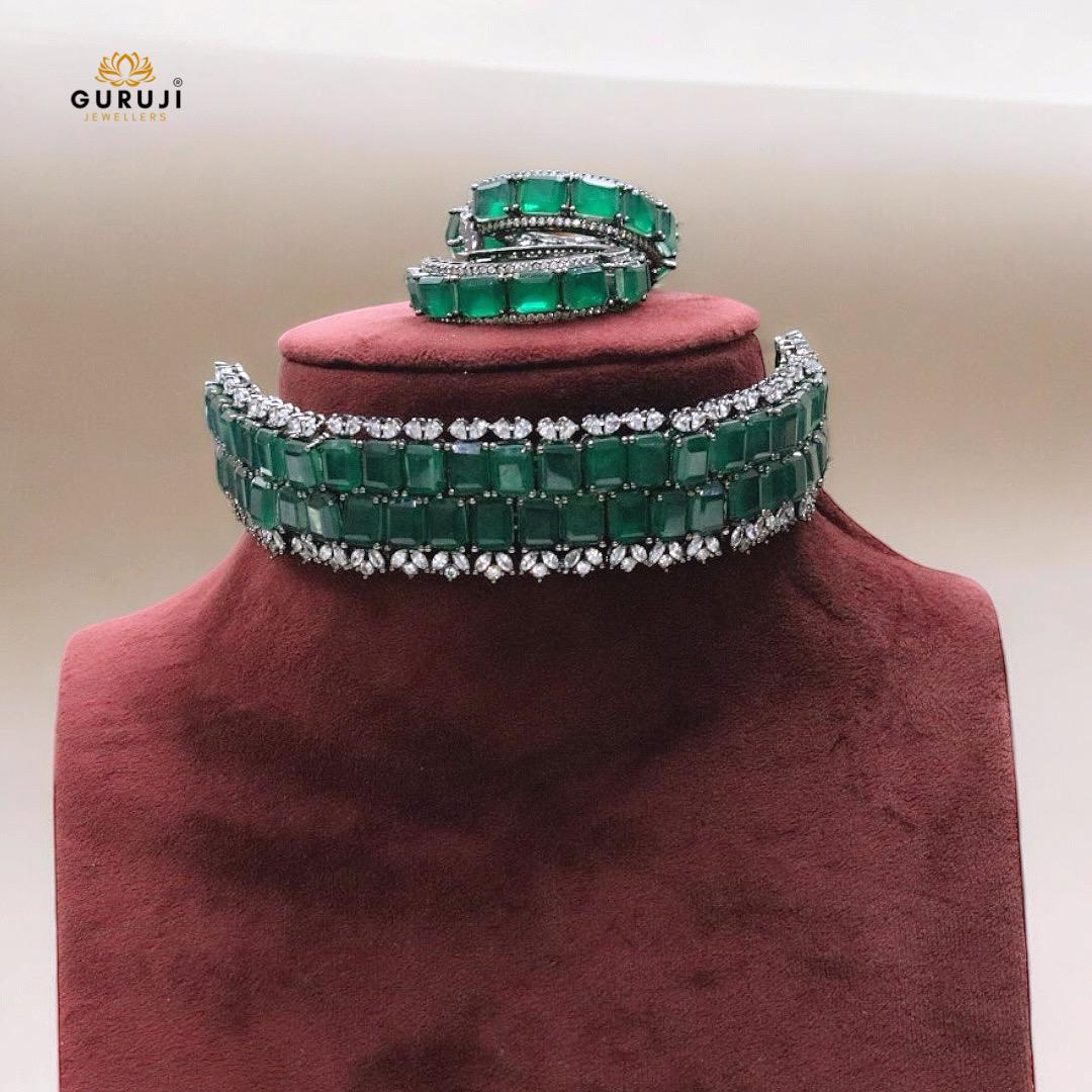 Regal Emerald Green Choker Set A Statement of Elegance