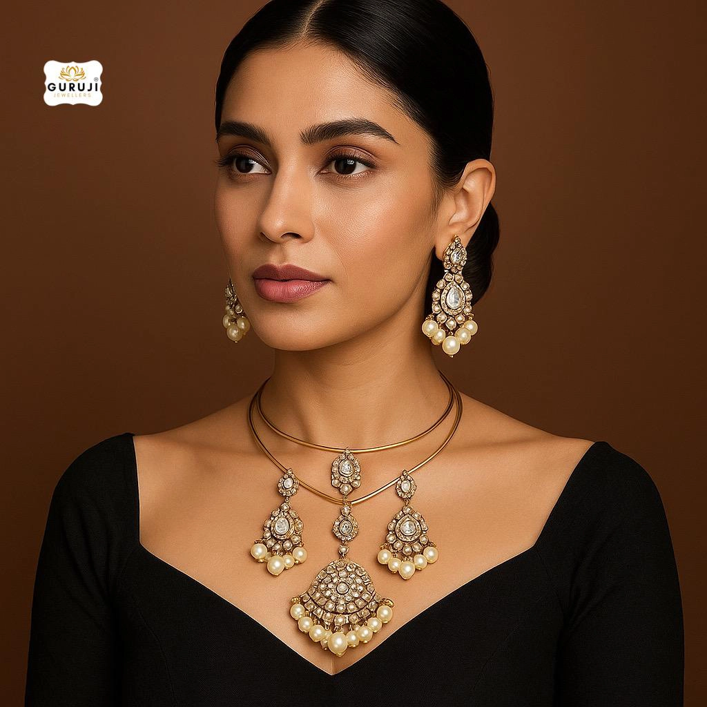 Traditional Kundan Hasli Set with Layered Pendant and Pearl Accents