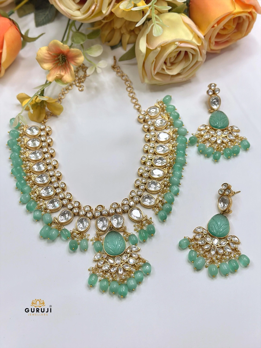 Exquisite Kundan Choker Necklace Set with Carved Stone Drops